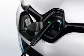 New law helps Bollore deploy 16,000 electric vehicle charging stations across France